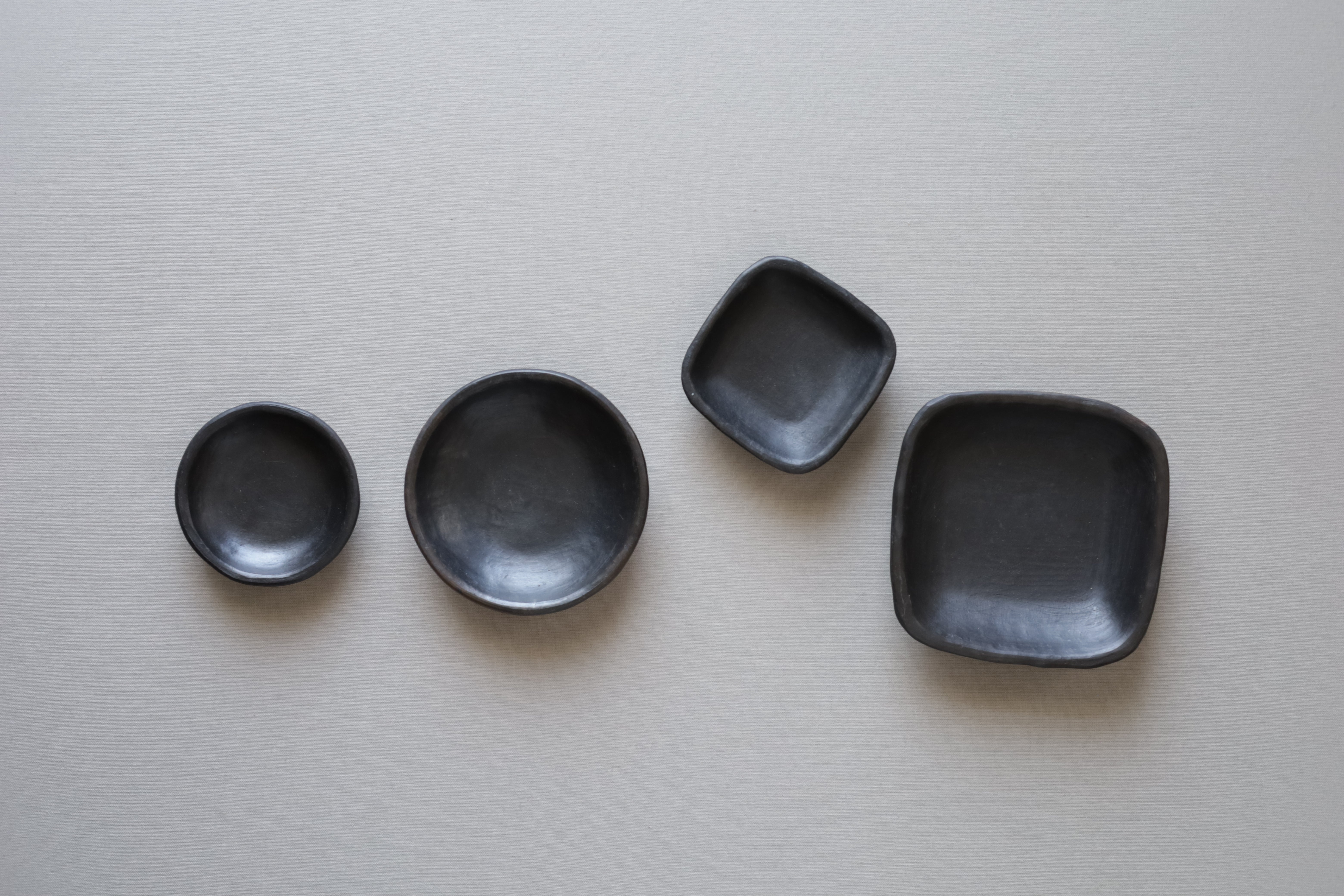 black pottery | morozumi online