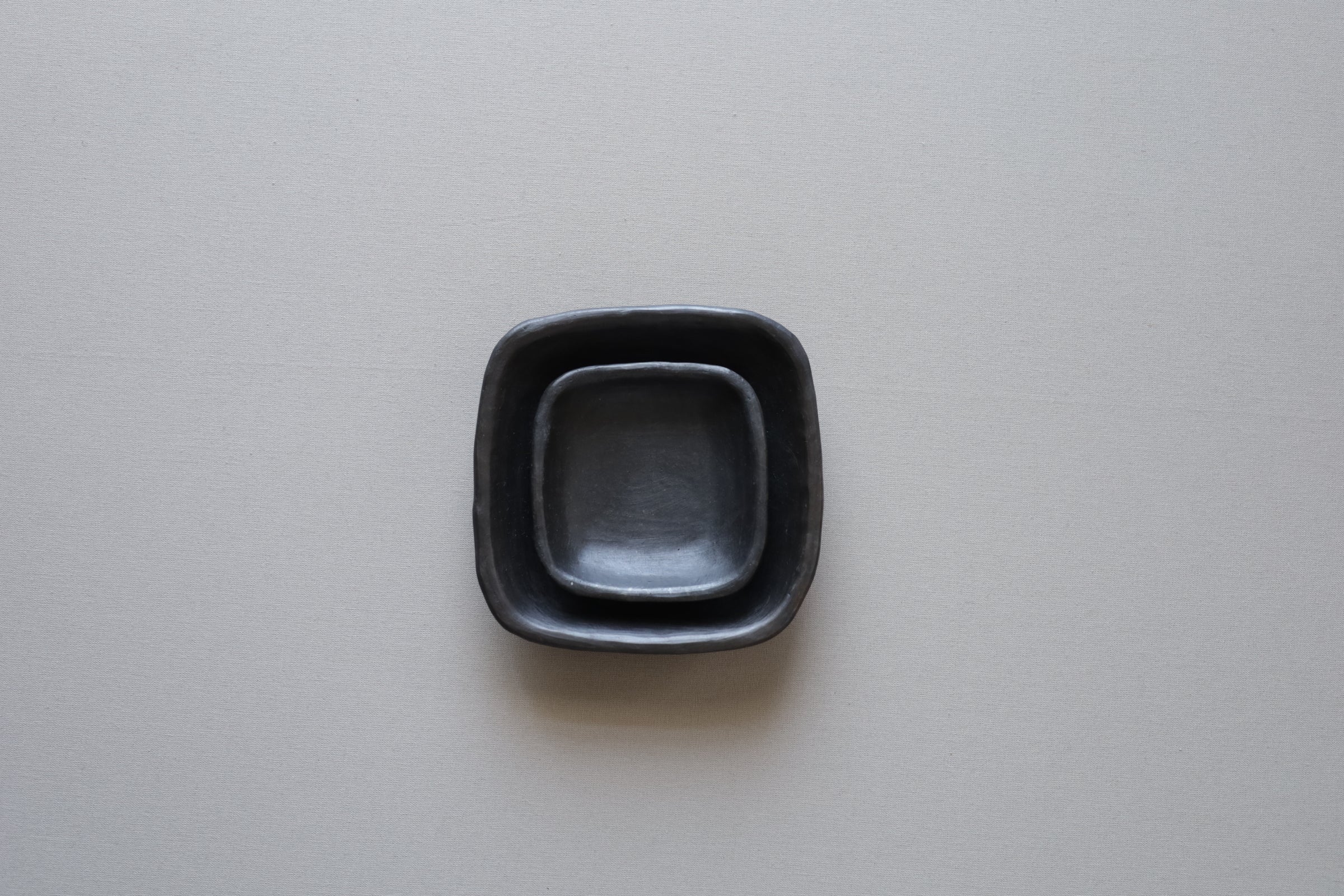 black pottery | morozumi online